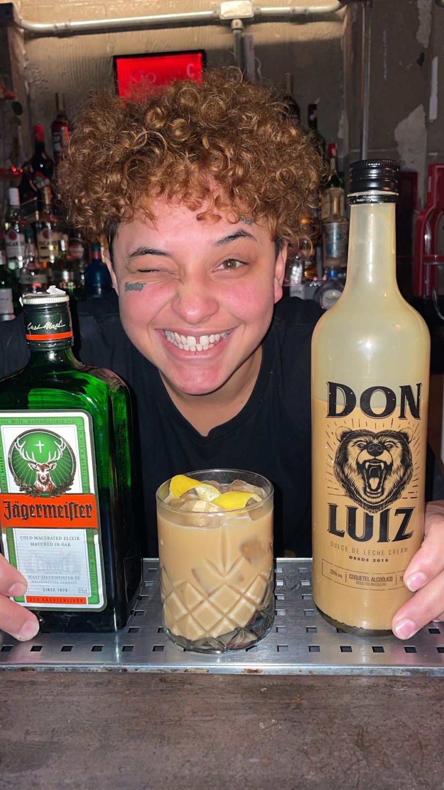 Bartender com Jägermeister e Don Luiz